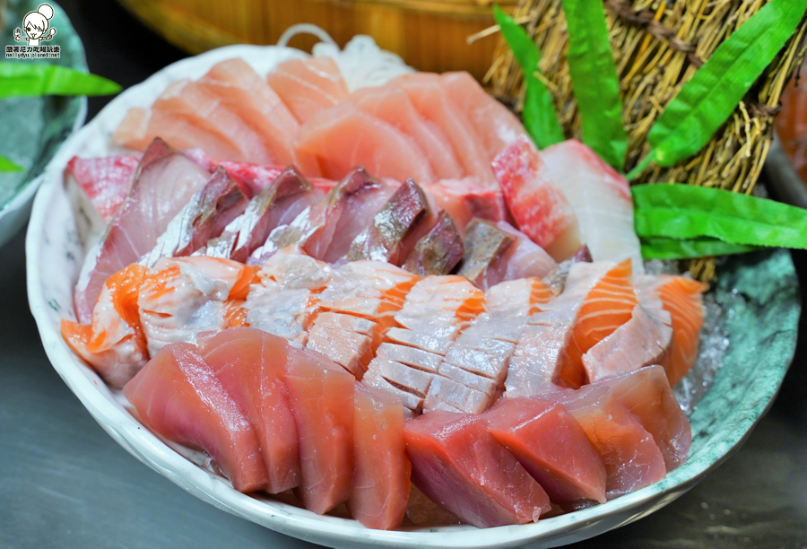 高雄聚餐 燒烤 燒烤殿 生蠔 青蚵 生魚片 燒烤 美食 高雄美食