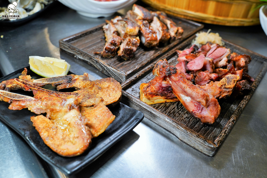 高雄聚餐 燒烤 燒烤殿 生蠔 青蚵 生魚片 燒烤 美食 高雄美食