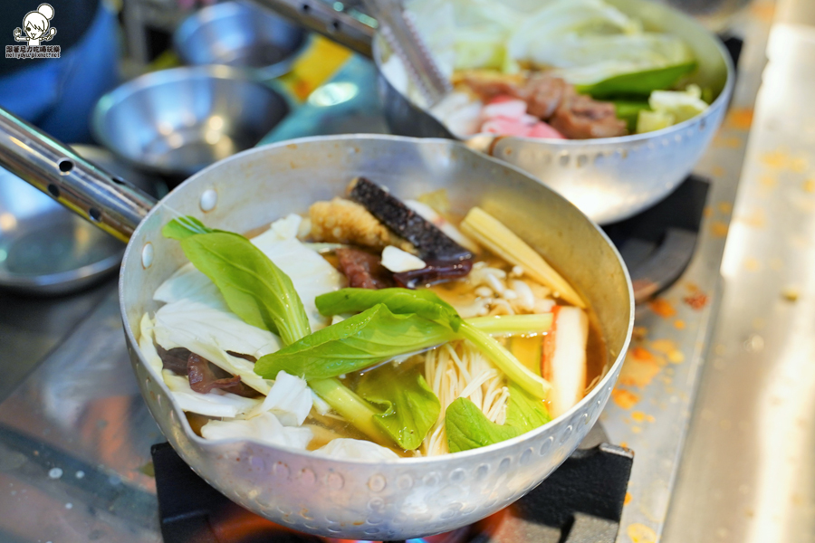 春囍 個人鍋 外帶 火鍋 鍋物 高雄美食 高雄必吃 排隊 麻奶 花雕 牛奶