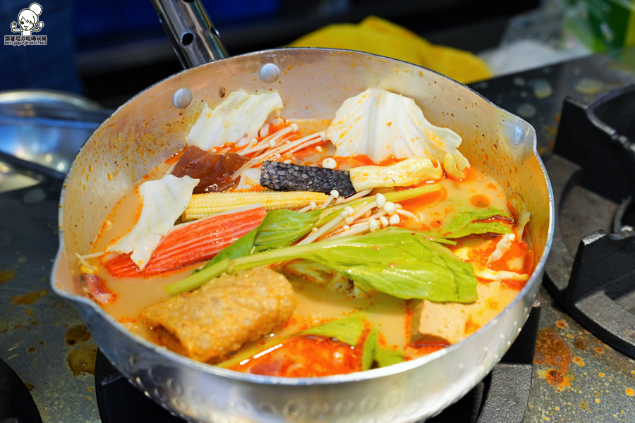 春囍 個人鍋 外帶 火鍋 鍋物 高雄美食 高雄必吃 排隊 麻奶 花雕 牛奶