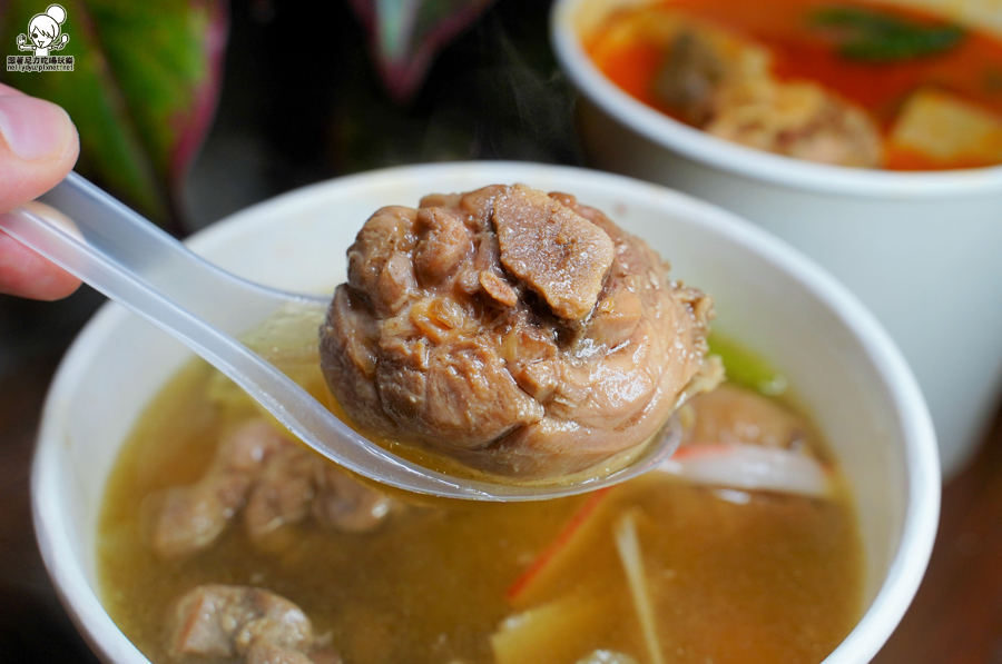 春囍 個人鍋 外帶 火鍋 鍋物 高雄美食 高雄必吃 排隊 麻奶 花雕 牛奶