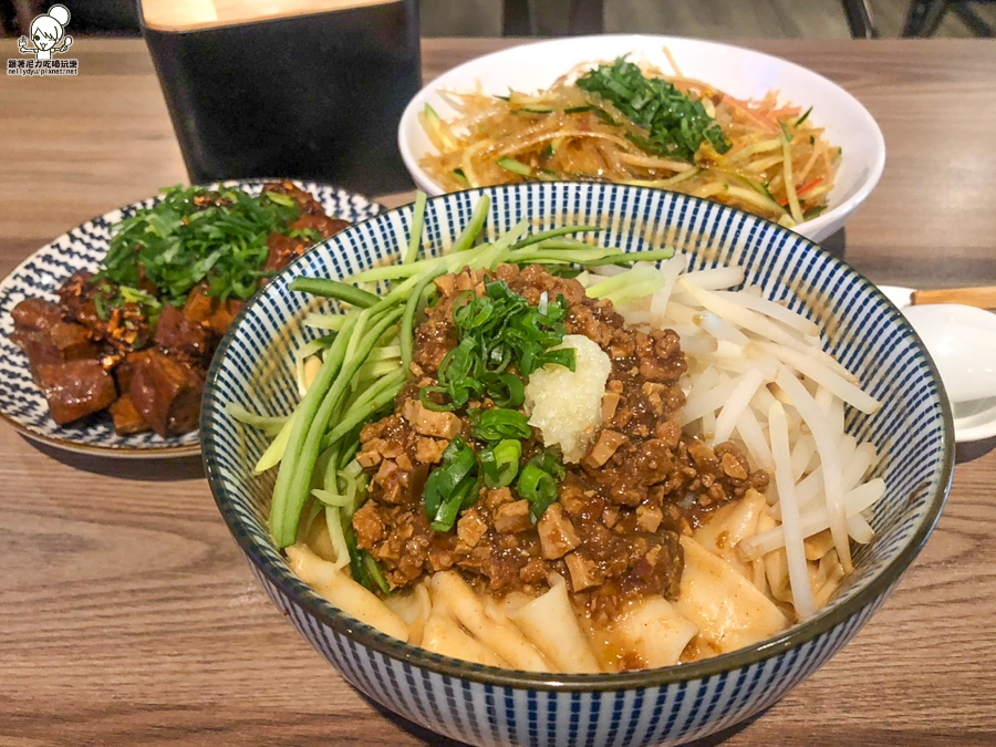 高雄美食 麵食 雙醬麵 巷弄美食 魯味 好吃滷味 必吃 魯蛇滷味