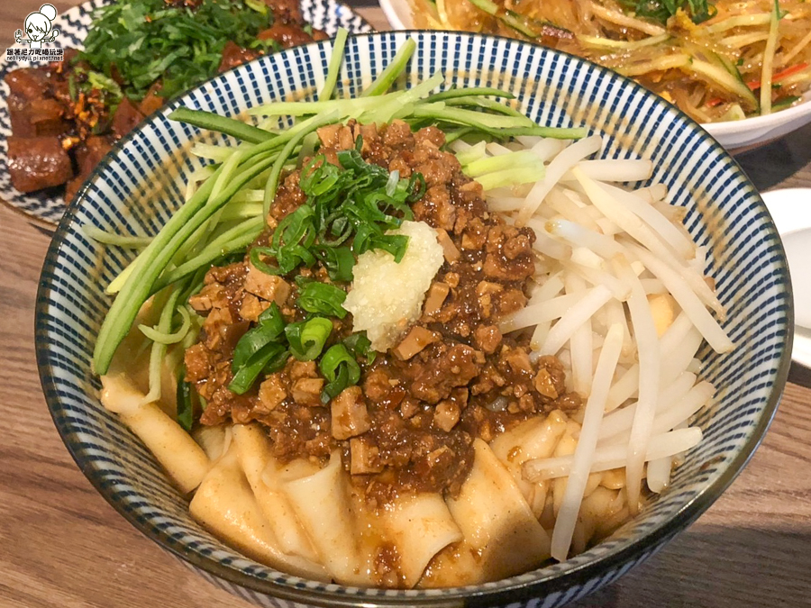 高雄美食 麵食 雙醬麵 巷弄美食 魯味 好吃滷味 必吃 魯蛇滷味