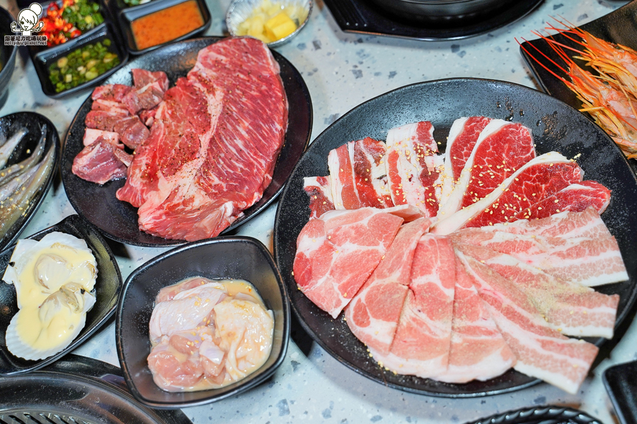 燒肉吃到飽 吃到飽 高雄 聚餐 約會 燒肉 燒烤 小酌 啤酒 好吃 肉品