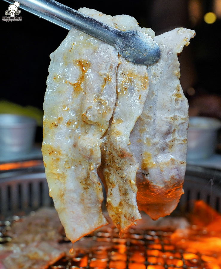 燒肉吃到飽 吃到飽 高雄 聚餐 約會 燒肉 燒烤 小酌 啤酒 好吃 肉品