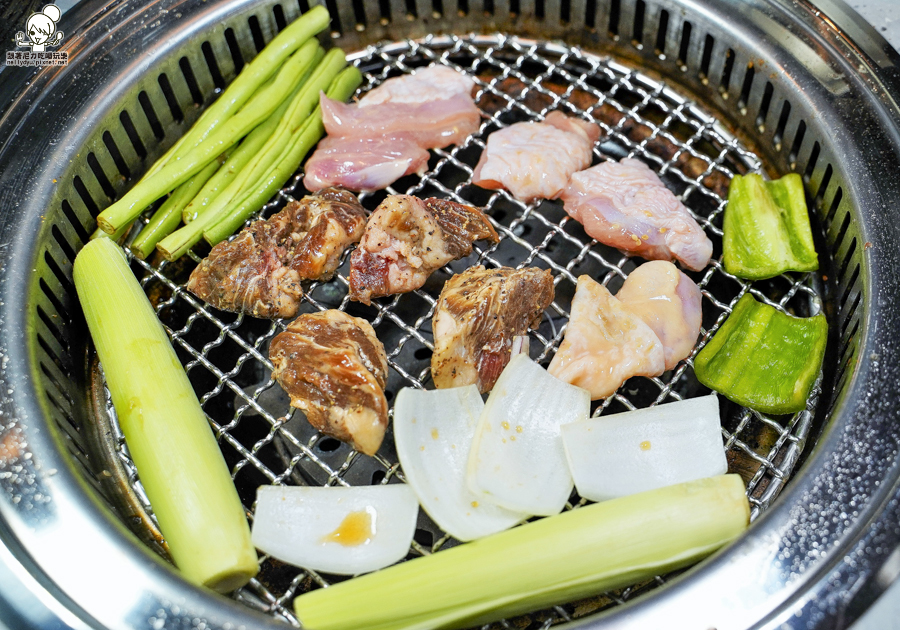 燒肉吃到飽 吃到飽 高雄 聚餐 約會 燒肉 燒烤 小酌 啤酒 好吃 肉品