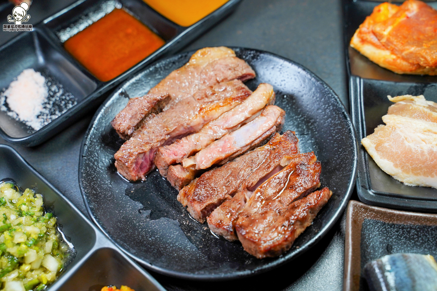 燒烤吃到飽 田季發爺 高雄燒肉 吃到飽 鍋物 美食 聚餐 推薦 必吃