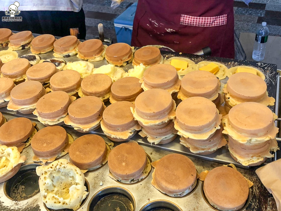 高雄紅豆餅 高雄車輪餅 好吃 美食 甜點 爆餡料 必吃 武廟市場