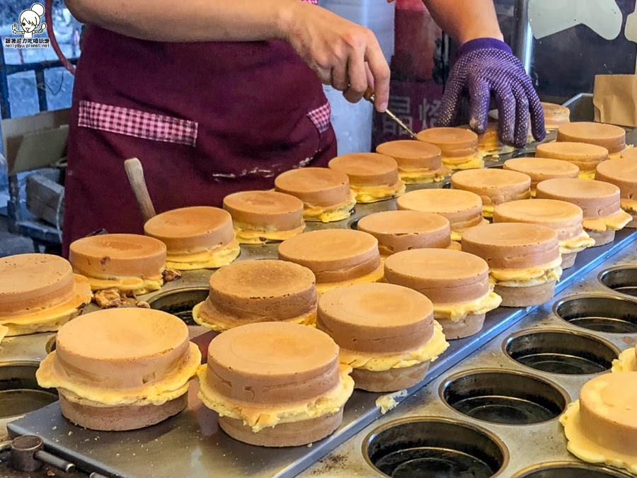 高雄紅豆餅 高雄車輪餅 好吃 美食 甜點 爆餡料 必吃 武廟市場