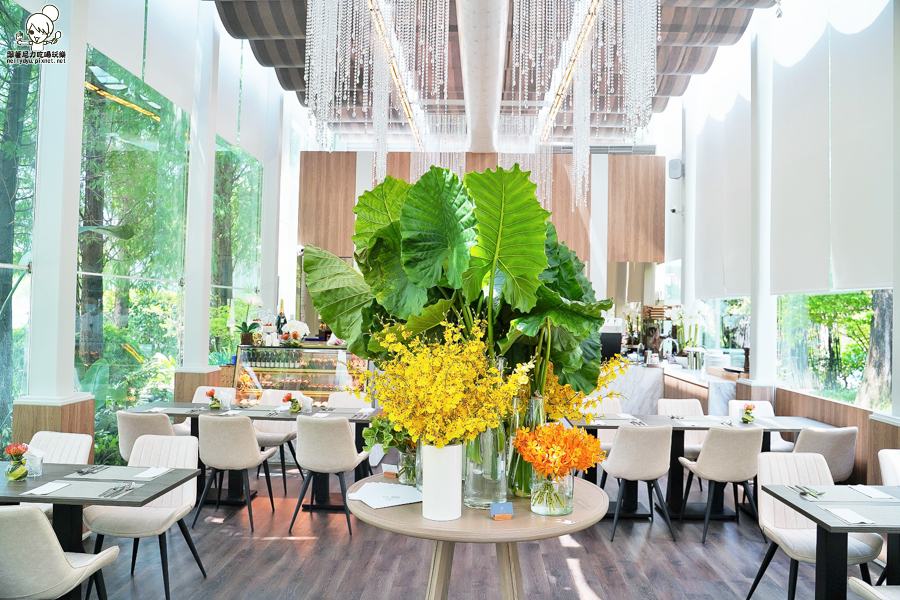 聚餐推薦 愛河之心 網美餐廳 溫室 森林 精緻 細膩 聚餐 約會 包場 婚宴 