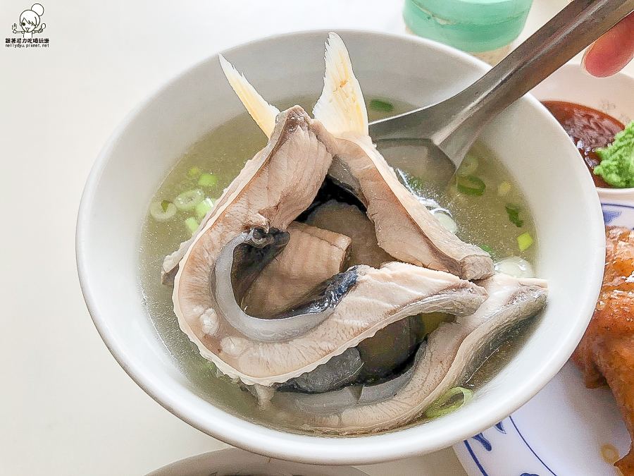 在地美食 阿明肉燥飯 溫暖 好吃 肉燥飯 虱目魚 海鮮 新鮮