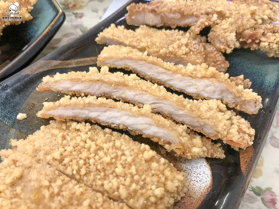 巨揚 餛飩 大餛飩 溫州 高雄美食 麵食 榨菜 麵 必吃 老字號