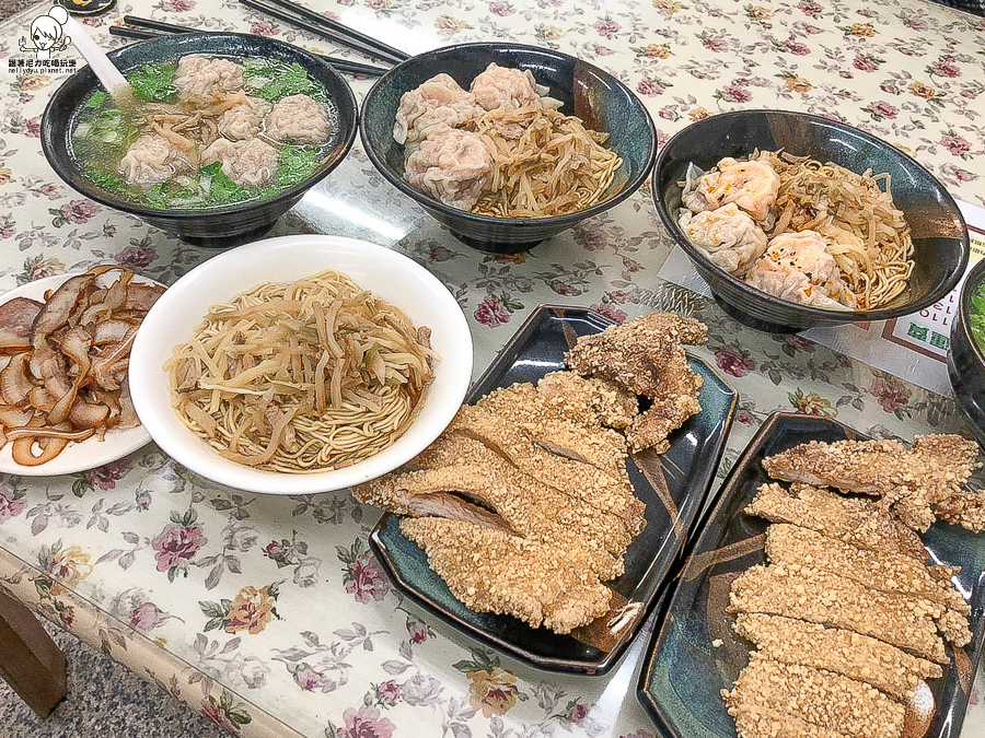 巨揚 餛飩 大餛飩 溫州 高雄美食 麵食 榨菜 麵 必吃 老字號