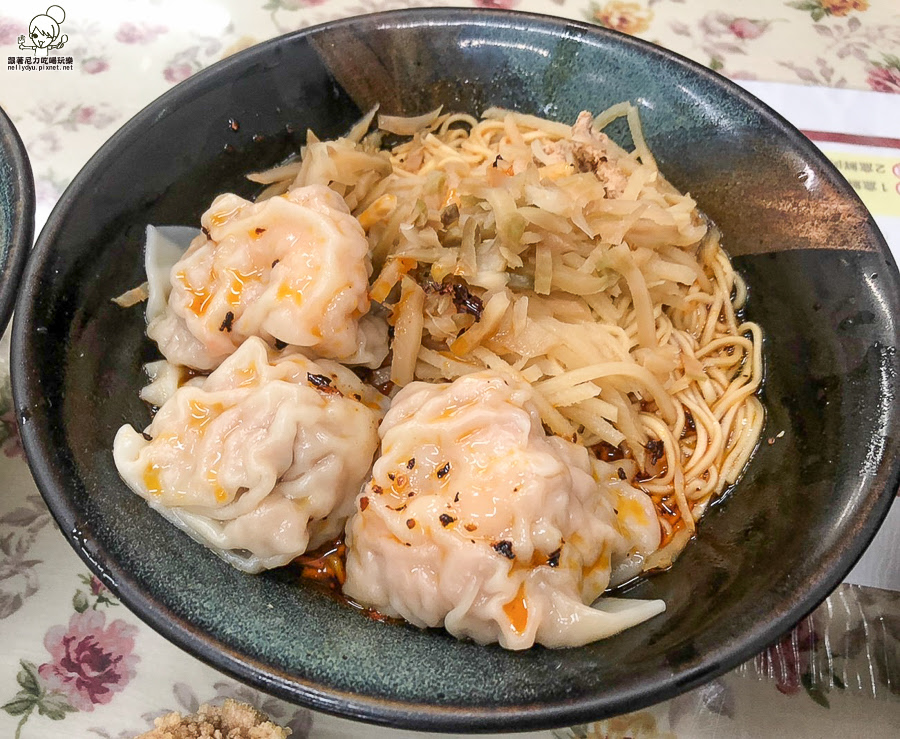 巨揚 餛飩 大餛飩 溫州 高雄美食 麵食 榨菜 麵 必吃 老字號