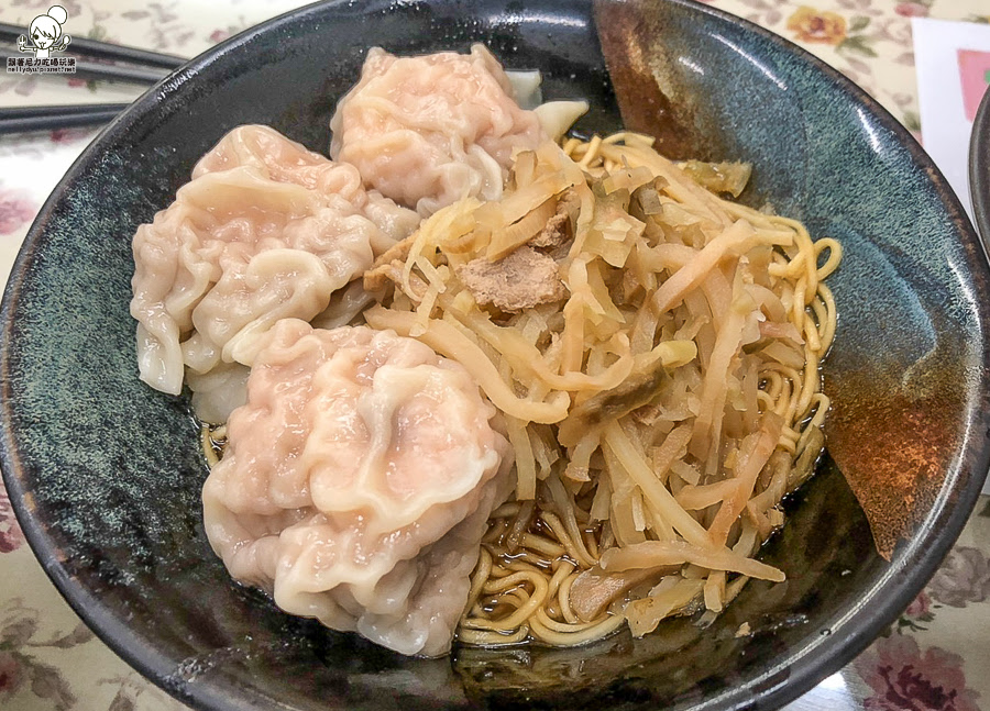 巨揚 餛飩 大餛飩 溫州 高雄美食 麵食 榨菜 麵 必吃 老字號