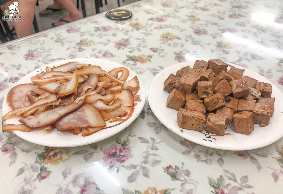 巨揚 餛飩 大餛飩 溫州 高雄美食 麵食 榨菜 麵 必吃 老字號