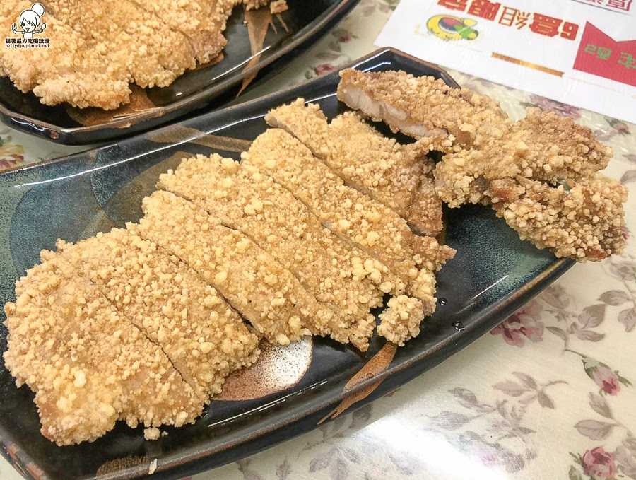 巨揚 餛飩 大餛飩 溫州 高雄美食 麵食 榨菜 麵 必吃 老字號