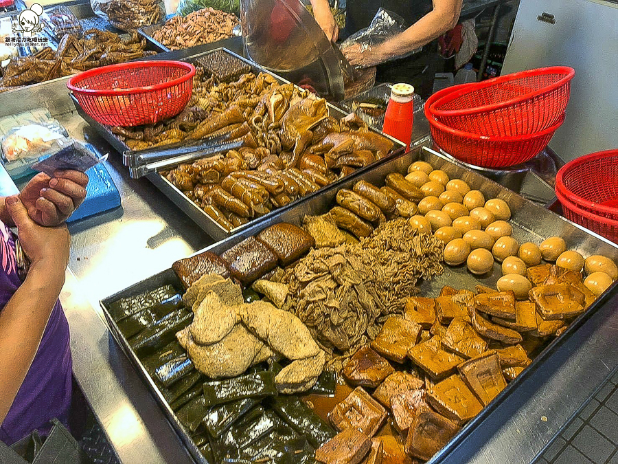 武廟市場美食 小吃 特色 紅豆餅 車輪餅 聚餐 麵食 蔥花 炸物 黑輪