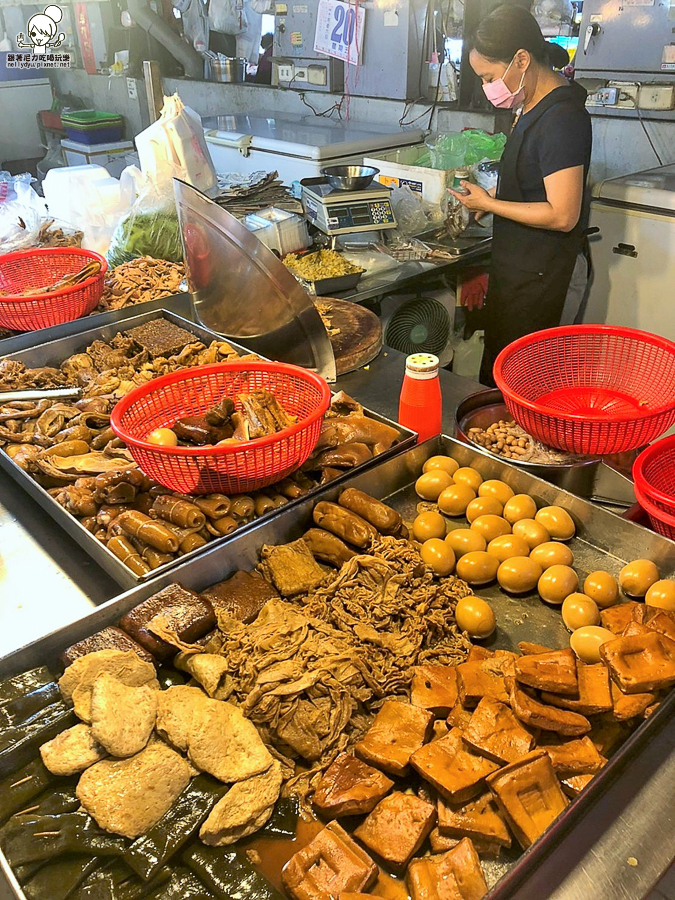 武廟市場美食 小吃 特色 紅豆餅 車輪餅 聚餐 麵食 蔥花 炸物 黑輪