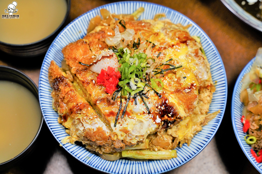 金福商店、金福商店丼飯咖哩 高雄美食 咖哩 丼飯 京都 懷舊 必吃 聚餐