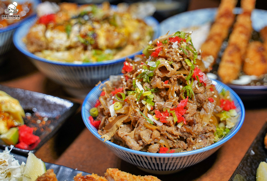 金福商店、金福商店丼飯咖哩 高雄美食 咖哩 丼飯 京都 懷舊 必吃 聚餐