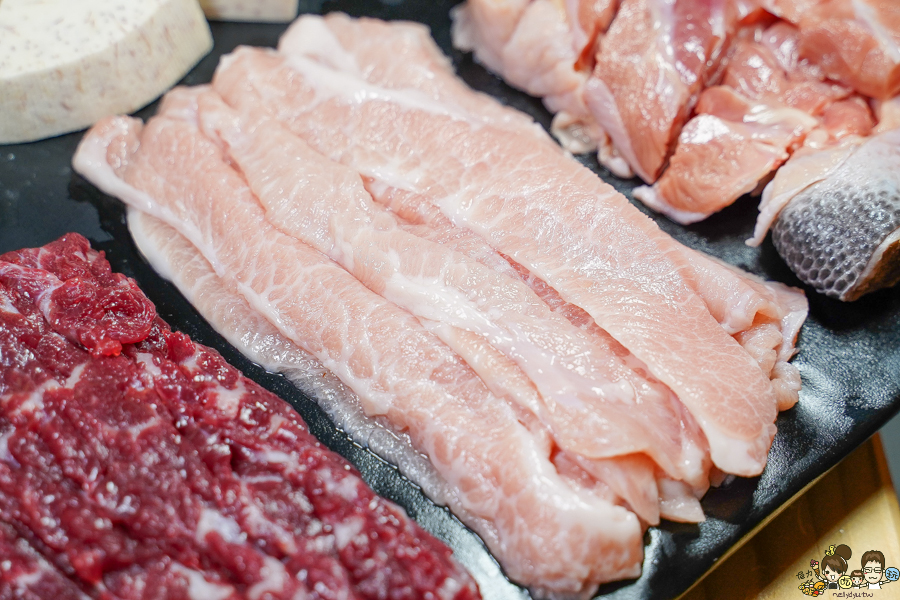 岡鐵牛鍋物工廠 高雄溫體牛 岡山 牛肉 火鍋 鍋物 聚餐 約會 有機 型農 美食