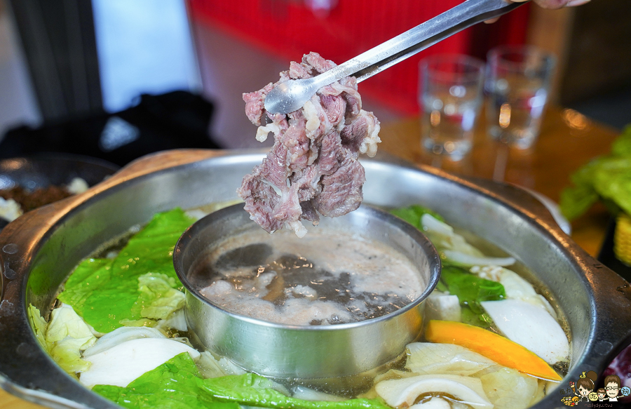 岡鐵牛鍋物工廠 高雄溫體牛 岡山 牛肉 火鍋 鍋物 聚餐 約會 有機 型農 美食