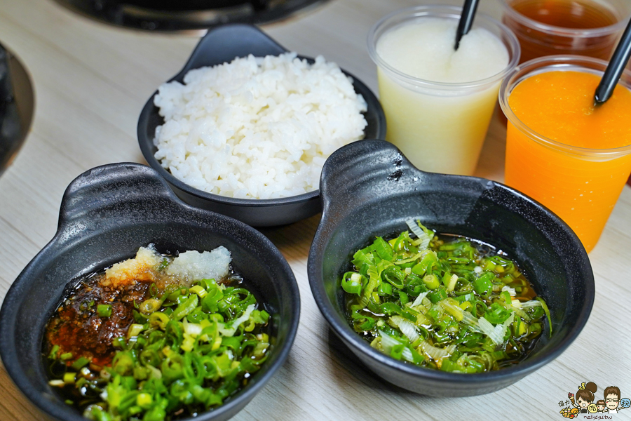 花見川 百元鍋物 個人鍋 火鍋 痛風鍋 優惠 高雄必吃 高雄美食 高雄火鍋