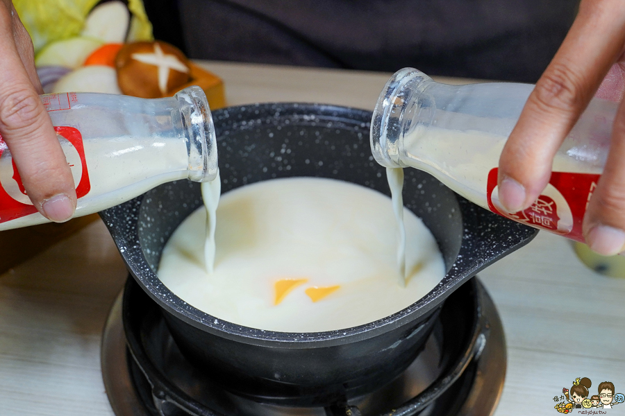 花見川 百元鍋物 個人鍋 火鍋 痛風鍋 優惠 高雄必吃 高雄美食 高雄火鍋