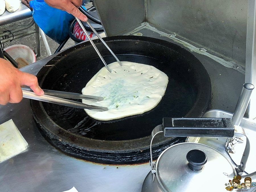 山東蔥油大餅 高雄美食 必吃 蔥油餅 排隊 人氣 老店 左營美食 明華路