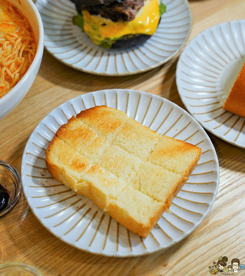 高鐵 美食 下午茶 甜點 生乳捲 生吐司 姊妹約會 彩虹市集 金木馬 文創 高雄