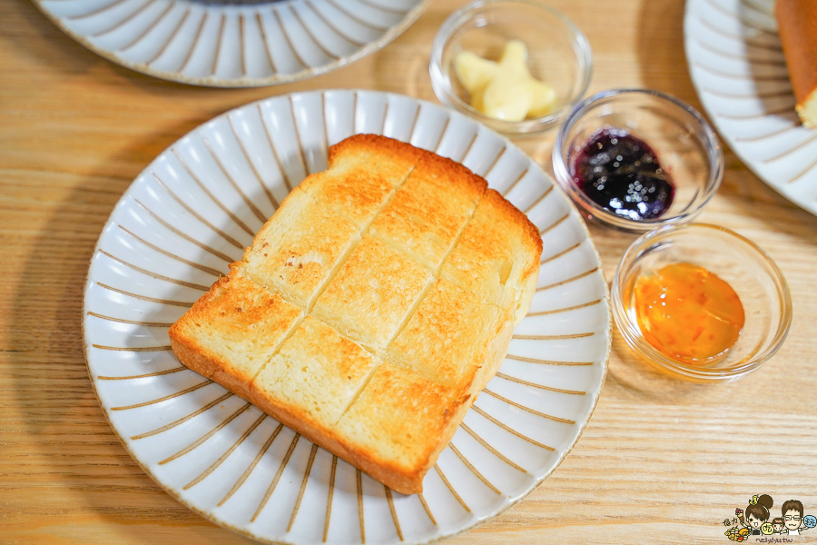 高鐵 美食 下午茶 甜點 生乳捲 生吐司 姊妹約會 彩虹市集 金木馬 文創 高雄