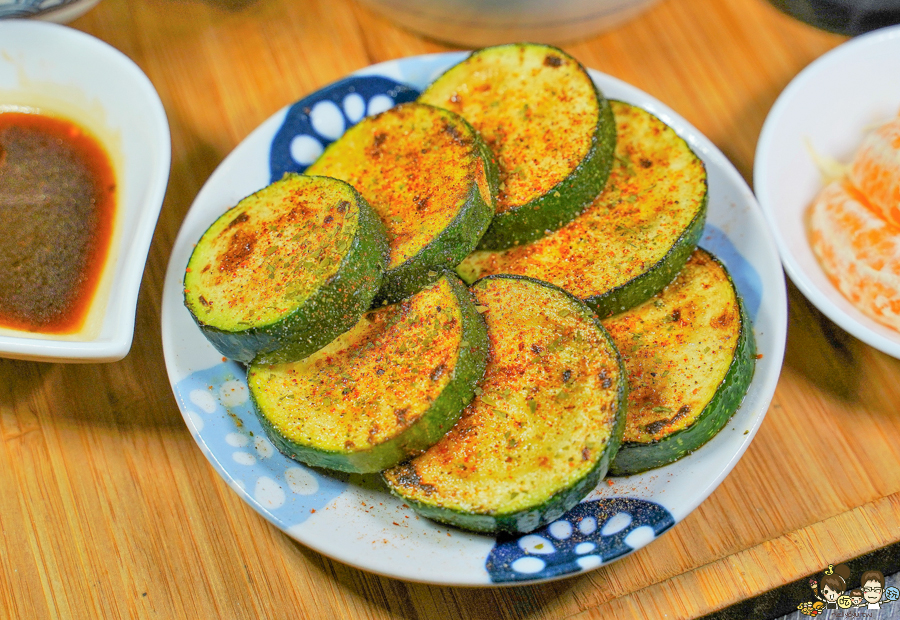 高雄新興區美食 聚餐 約會 燉湯 雞湯 必吃 高雄美食 推薦 新堀江美食