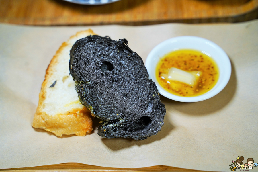 高雄新興區美食 聚餐 約會 燉湯 雞湯 必吃 高雄美食 推薦 新堀江美食