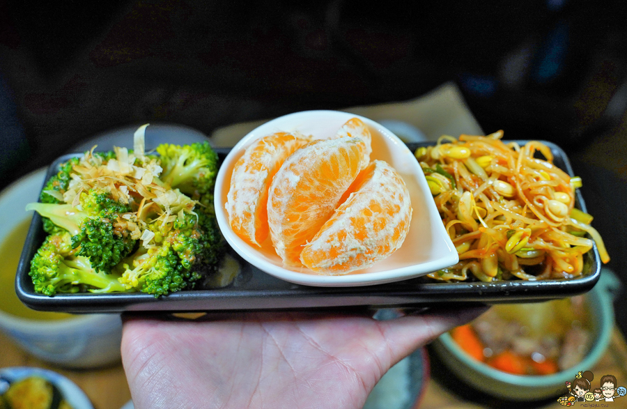 高雄新興區美食 聚餐 約會 燉湯 雞湯 必吃 高雄美食 推薦 新堀江美食