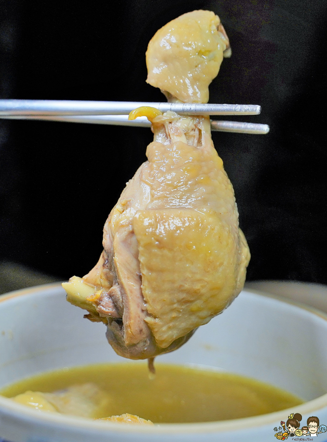 高雄新興區美食 聚餐 約會 燉湯 雞湯 必吃 高雄美食 推薦 新堀江美食