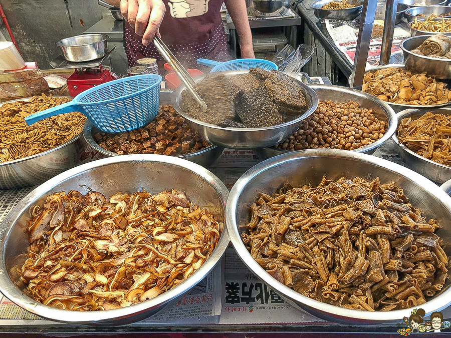 市場滷味 好吃滷味 排隊 高雄美食 市場小吃 國民市場