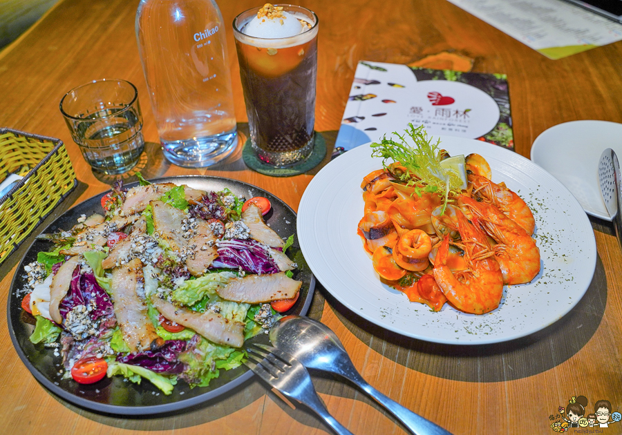 愛雨林餐廳 主題餐廳 親子 高雄特色 景點 百貨商圈 美食 在地美食