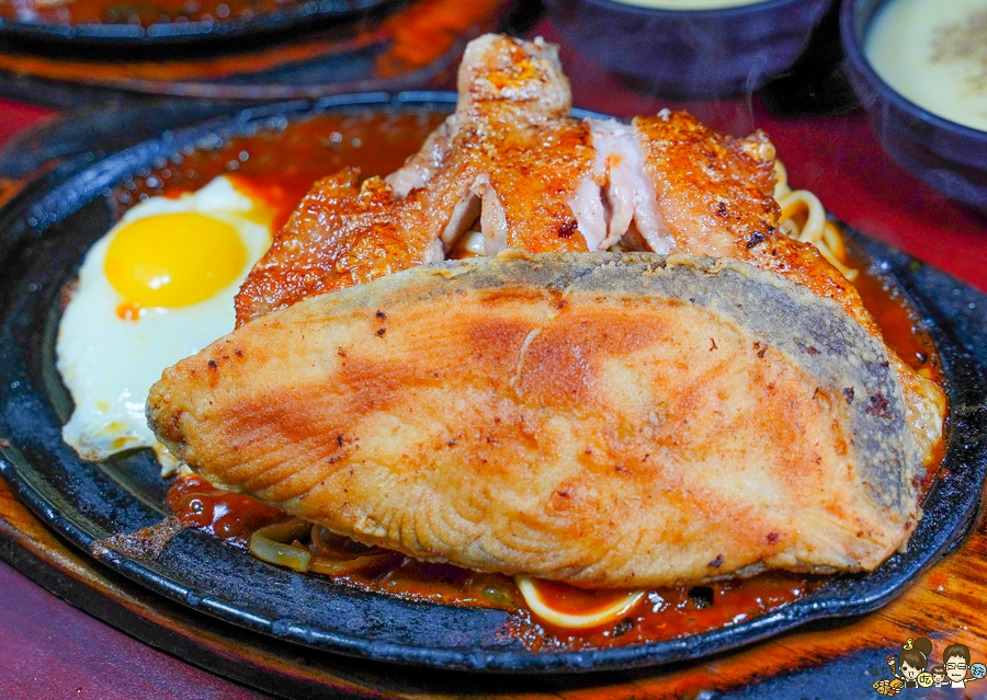 鐵板牛排 高雄美食 楠梓美食 必吃 聚餐 肉肉 肉食 超人氣 排隊