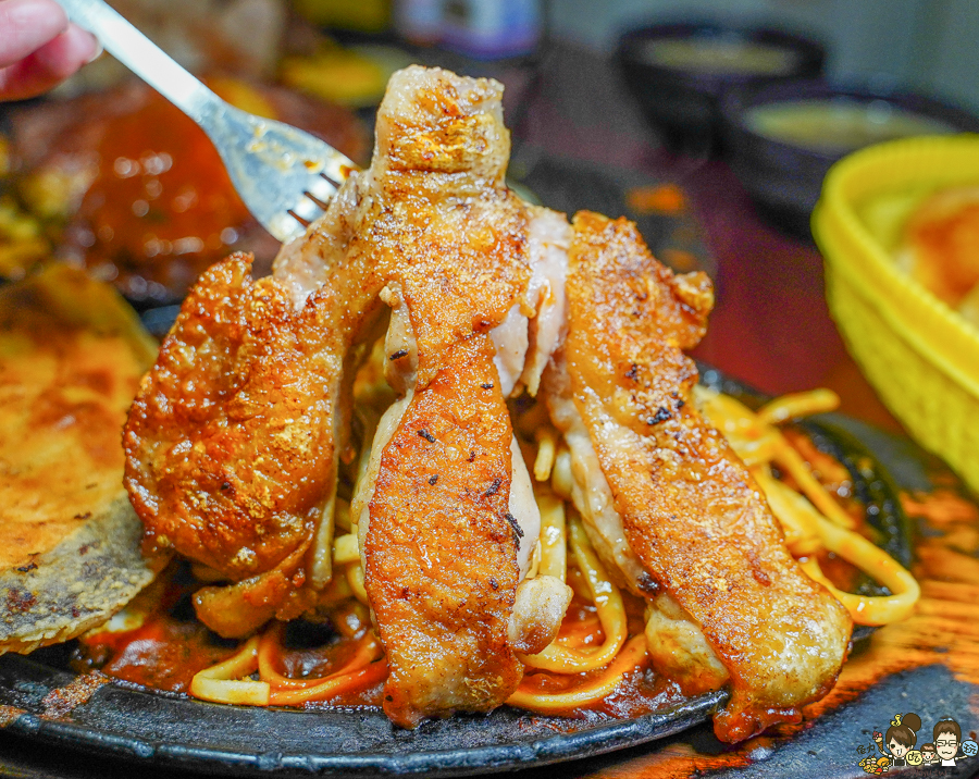 鐵板牛排 高雄美食 楠梓美食 必吃 聚餐 肉肉 肉食 超人氣 排隊