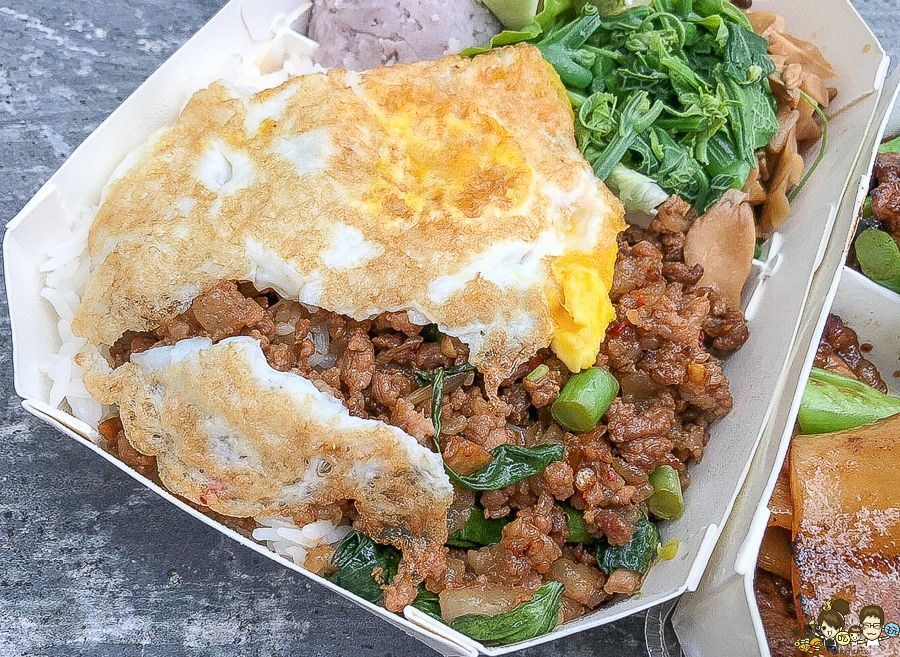 泰國料理 龍華市場 異國 高雄美食 必吃 排隊 餐盒 便當 泰式