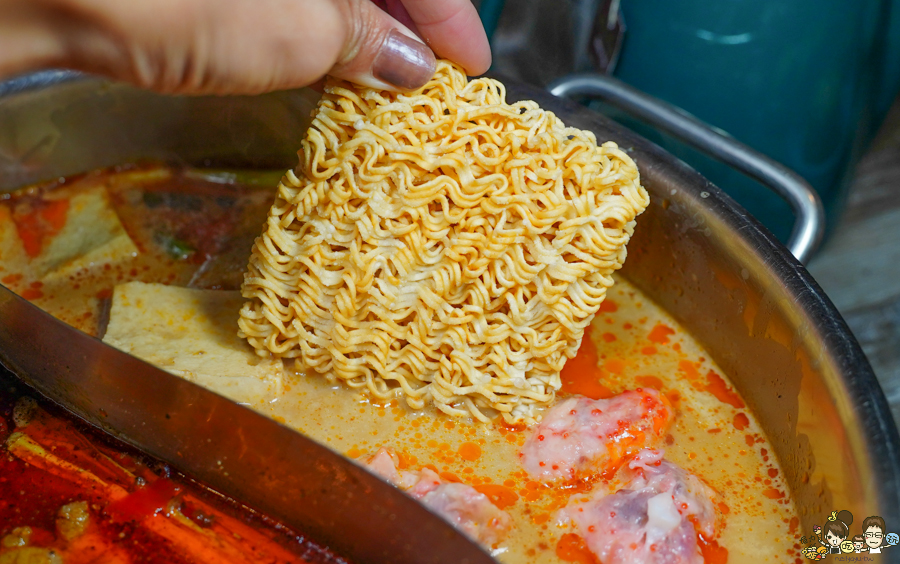 吃到飽 春囍 鍋物 麻辣 麻奶鍋 獨家 高雄必吃 聚餐 火鍋