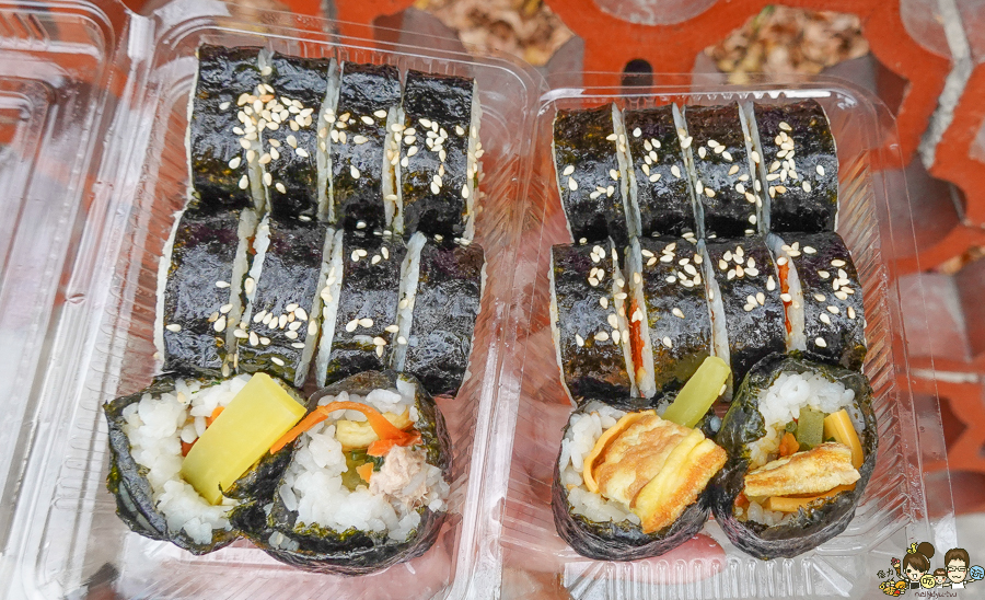 銅板美食 韓式飯捲 海苔飯捲 年糕 韓國人 文藻學區 高雄美食