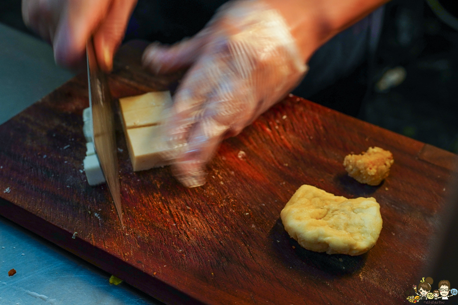 左營 鹹酥雞 香雞排 獨門 特製 老店 炸物 排隊 美食 小吃 光頭老闆