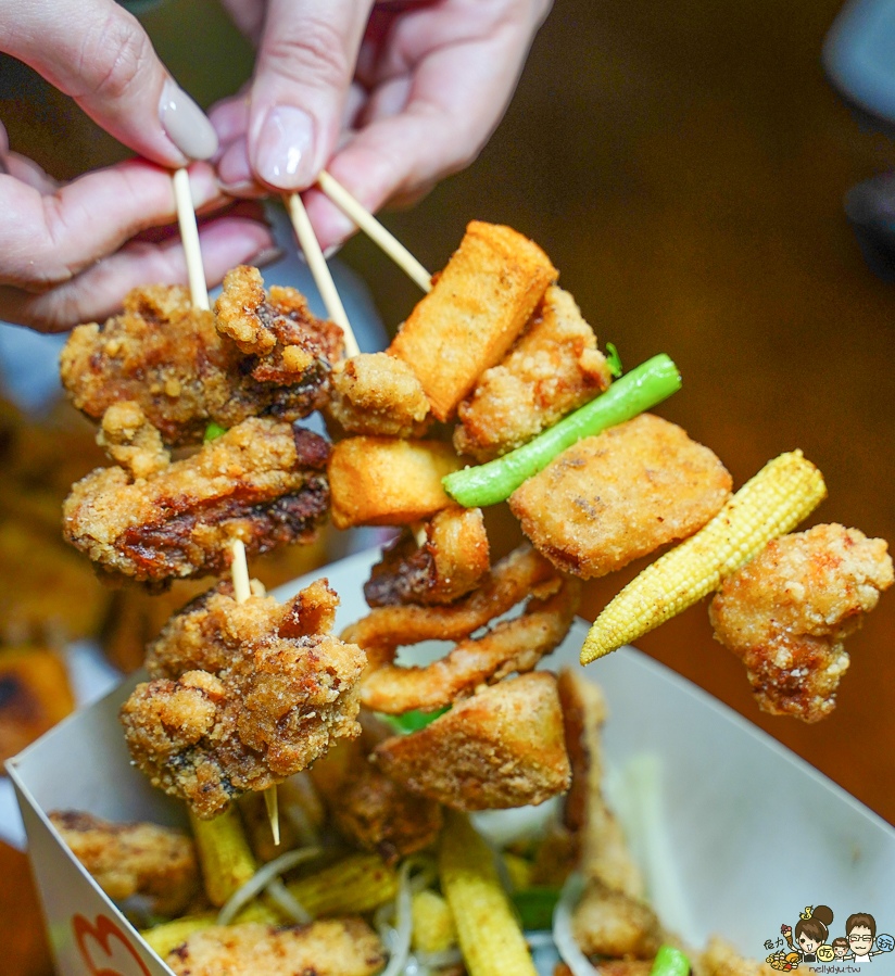 左營 鹹酥雞 香雞排 獨門 特製 老店 炸物 排隊 美食 小吃 光頭老闆