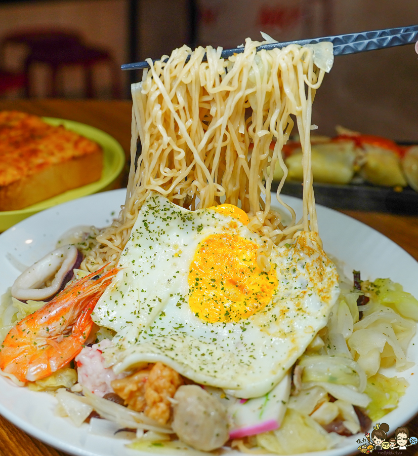 小港 晚餐 宵夜 那一年 韓式炸雞 學生 夜貓族 高雄美食 高雄必吃