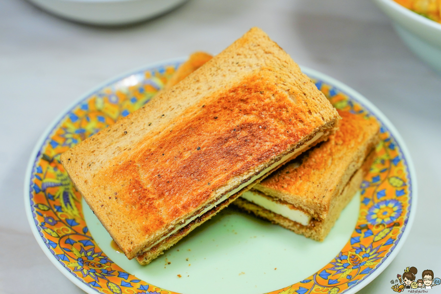 高雄必吃海南雞飯 南洋料理 南洋食府銳記、海南雞飯、新加坡料理 咖椰吐司 高雄美食