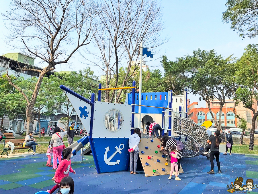 佛公公園 兒童公園 高雄兒童公園 免費 好玩 滑梯 攀岩 