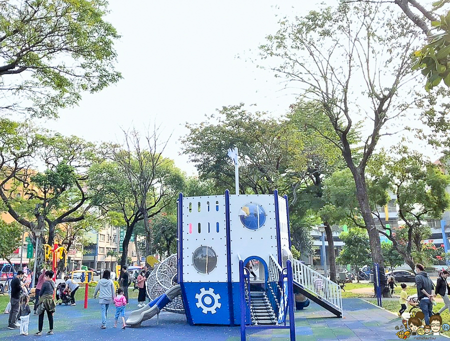 佛公公園 兒童公園 高雄兒童公園 免費 好玩 滑梯 攀岩 