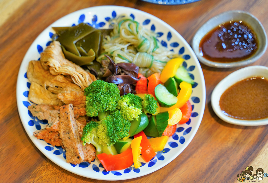 入素蔬食滷味 高雄素食 素食滷味 冰滷味 好吃滷味 麵食 素肉燥 推薦 必吃